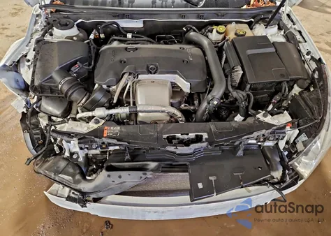 2017 Buick Regal Sport Touring z USA, uszkodzony, nr VIN 2G4GL5EX8H9194802